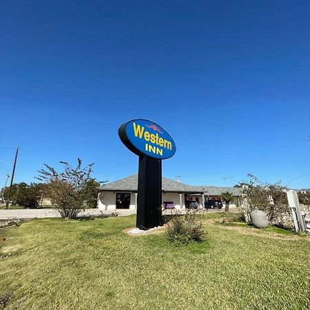 Western Inn 웨스트컬럼비아 외부 사진